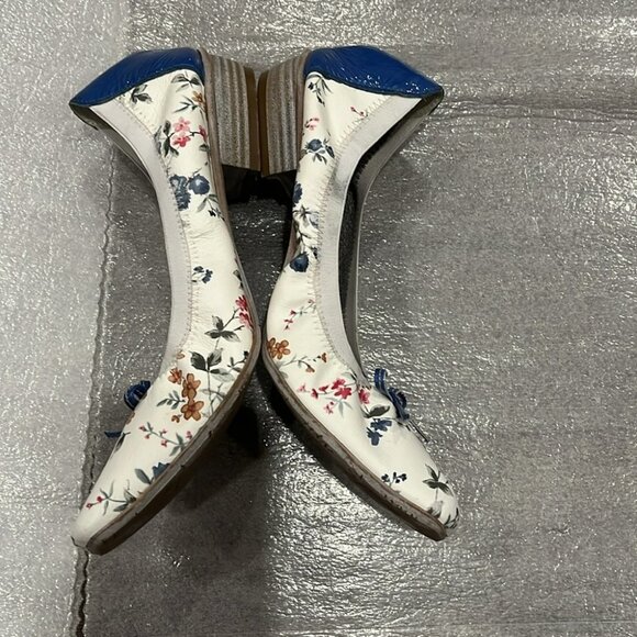 [39.5/US9.5] Un Tour en Ville Slip in Floral Leather Flat Shoe - Picture 3 of 7